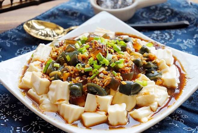 C8. Tofu with Century Egg Salad (皮蛋豆腐)
